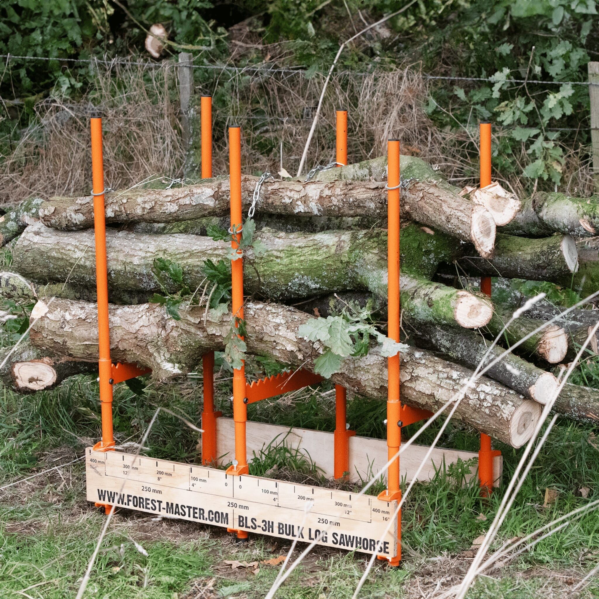 Forest Master BLS-3H Bulk Log Sawhorse - Efficiency & Safety Redefined 9 Cavalletto per tronchi Forest Master BLS-3H - Efficienza e sicurezza ridefinite - Immagine 7