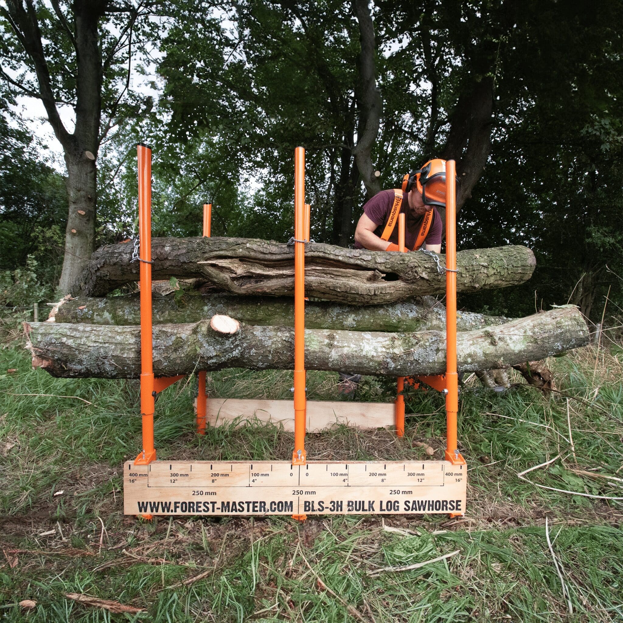 Forest Master BLS-3H Bulk Log Sawhorse - Efficiency & Safety Redefined 10 Cavalletto per tronchi Forest Master BLS-3H - Efficienza e sicurezza ridefinite - Immagine 8