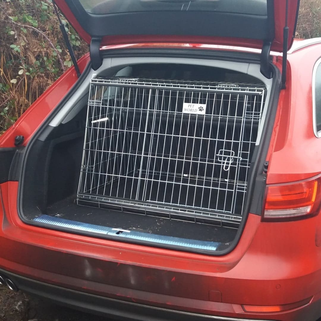 Pet World Car Dog Cage Travel Crate - AUDI A4 AVANT SPORT 2015 ONWARD 1 Pet World Car Dog Cage Travel Crate - AUDI A4 AVANT SPORT 2015 ONWARD