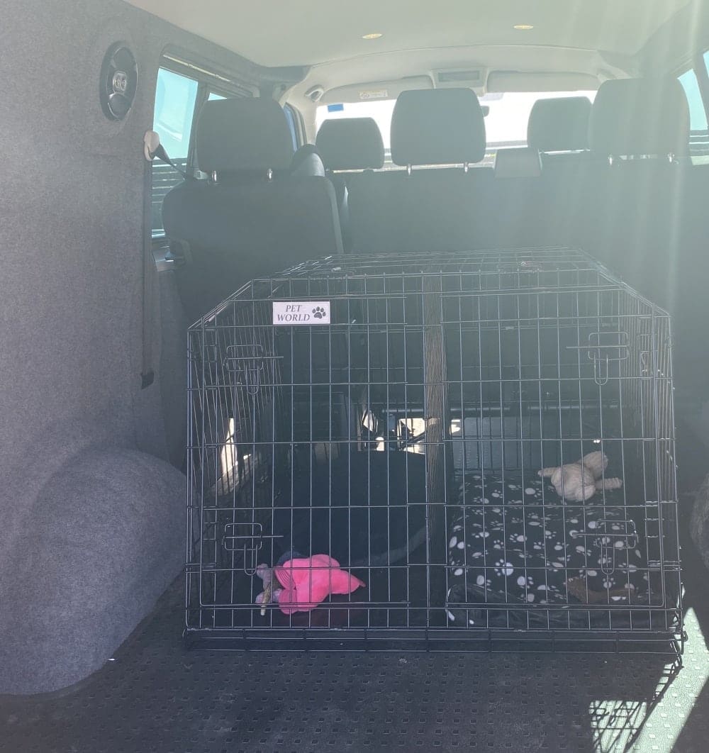Pet World Car Dog Cage Crate - Volkswagen VW Transporter T6 Van 3 Jaula para perros Pet World Car - Furgoneta Volkswagen VW Transporter T6 - Imagen 2