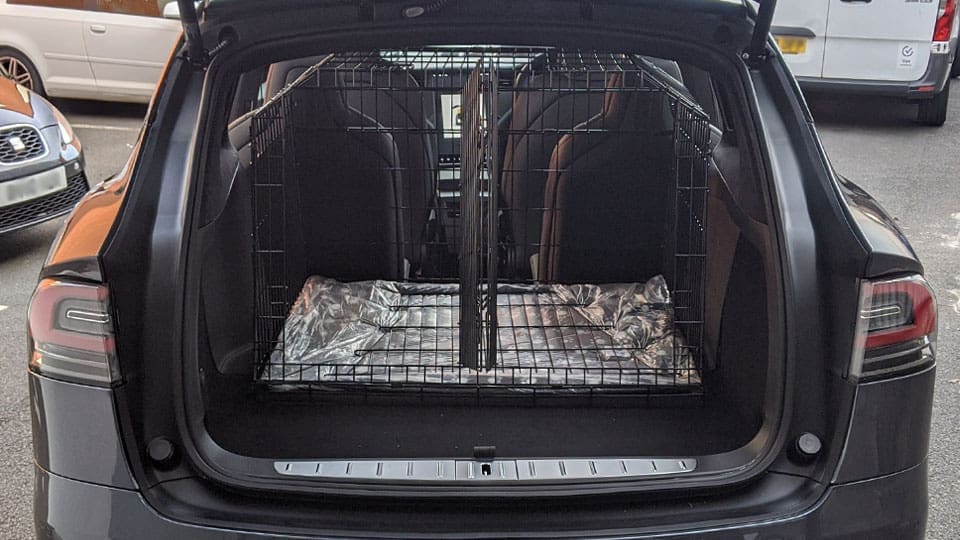 tesla model x, hundekasse, hundebur til bil,