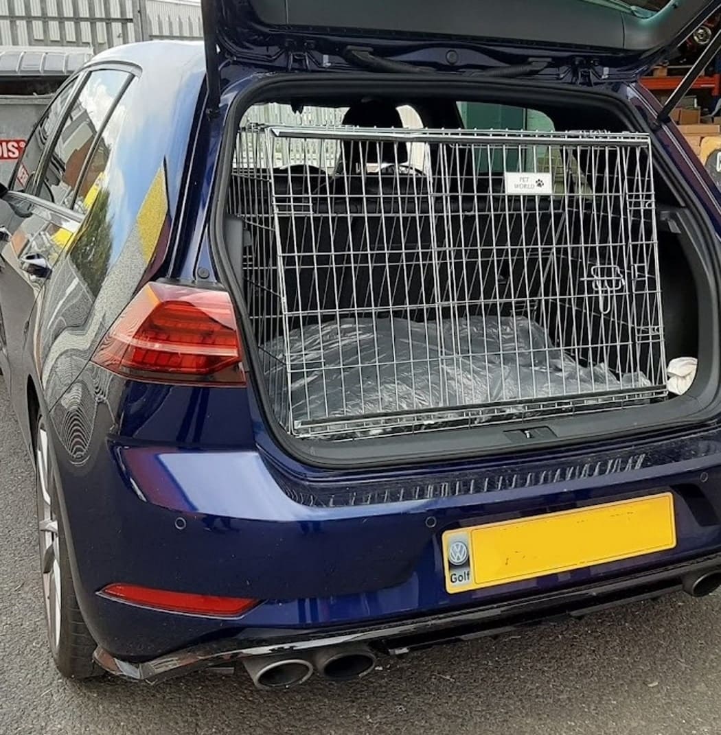 VOLKSWAGEN GOLF R-TYPE Hundekäfig