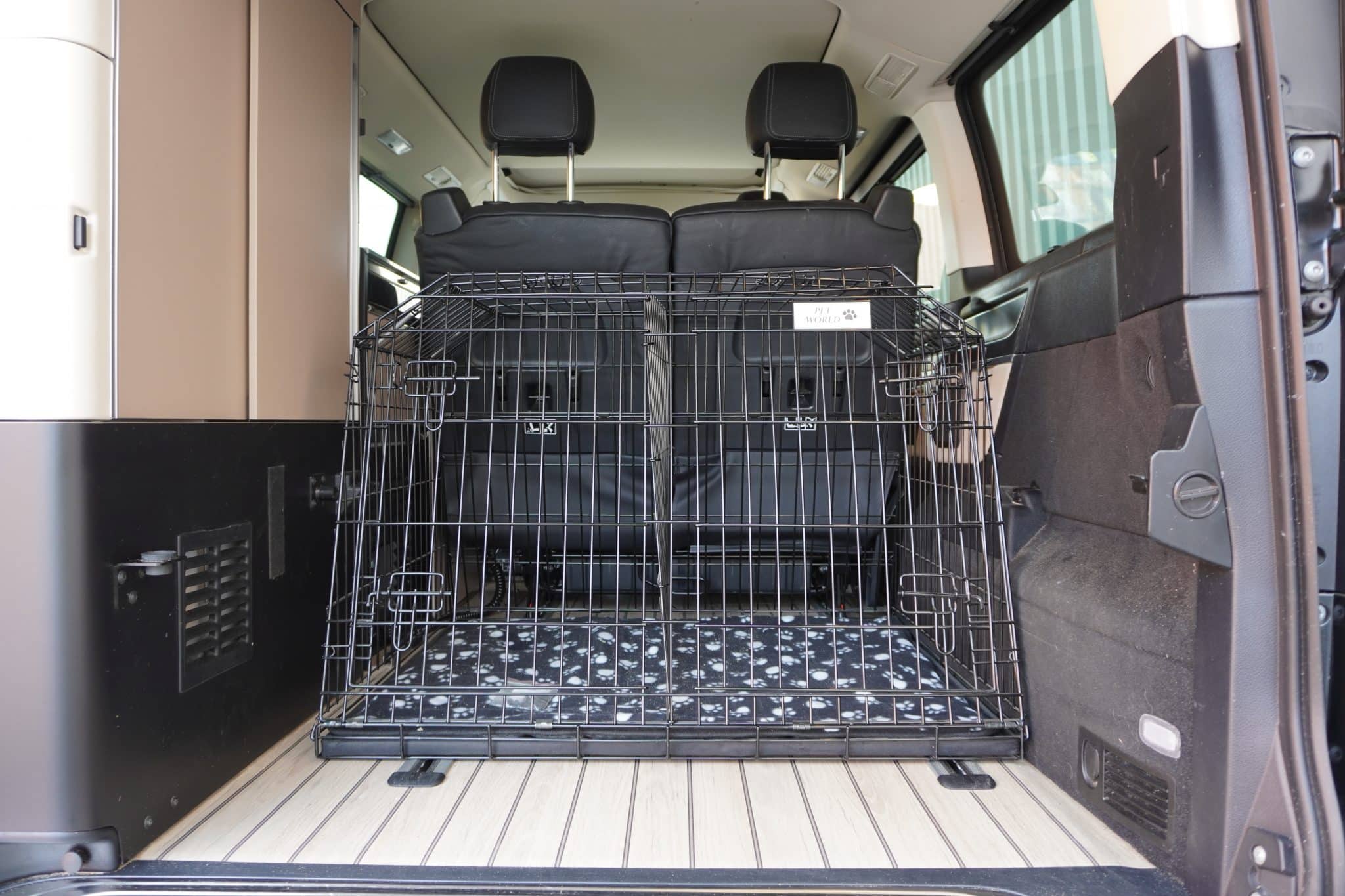 Pet World Mercedes-Benz Vito Tourer 2021 Car Dog Cage Crate Pet Travel Guard 2 Mercedes-Benz Vito Tourer 2021 Car Dog Cage Crate Pet Travel Guard