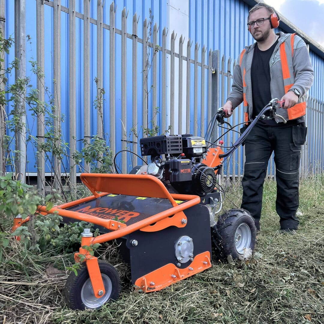 FM600S Self-Propelled Flail Mower & Brushcutter - 8hp Rough Cut Mower for Tough Terrain 7 FM600S Self-Propelled Flail Mower & Brushcutter - 8hp Rough Cut Mower for Tough Terrain - Image 5