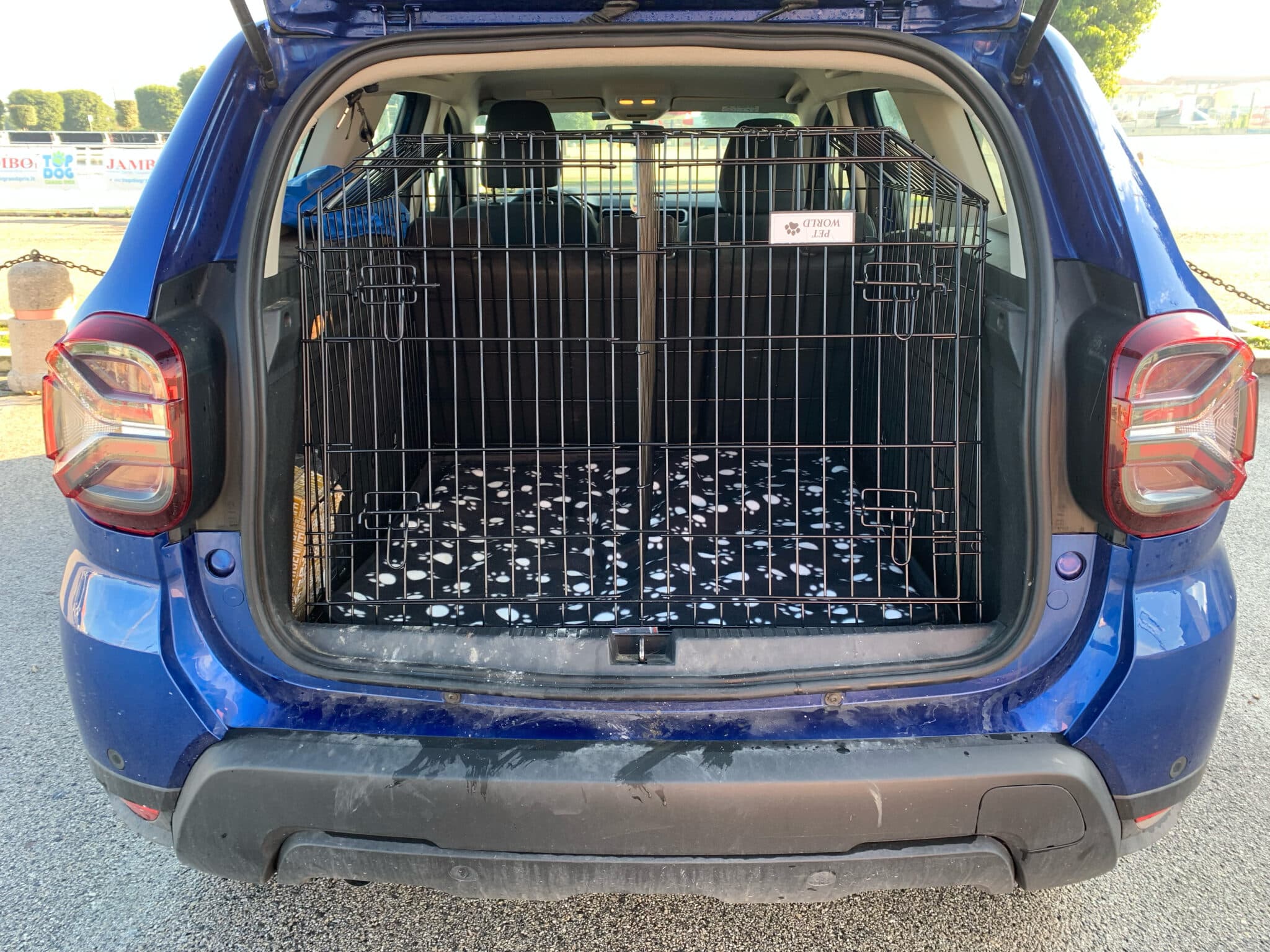 Pet World Dacia Duster - 2023 Onwards Car Dog Cage 3 Pet World Dacia Duster - 2023 Onwards Car Dog Cage - Image 2
