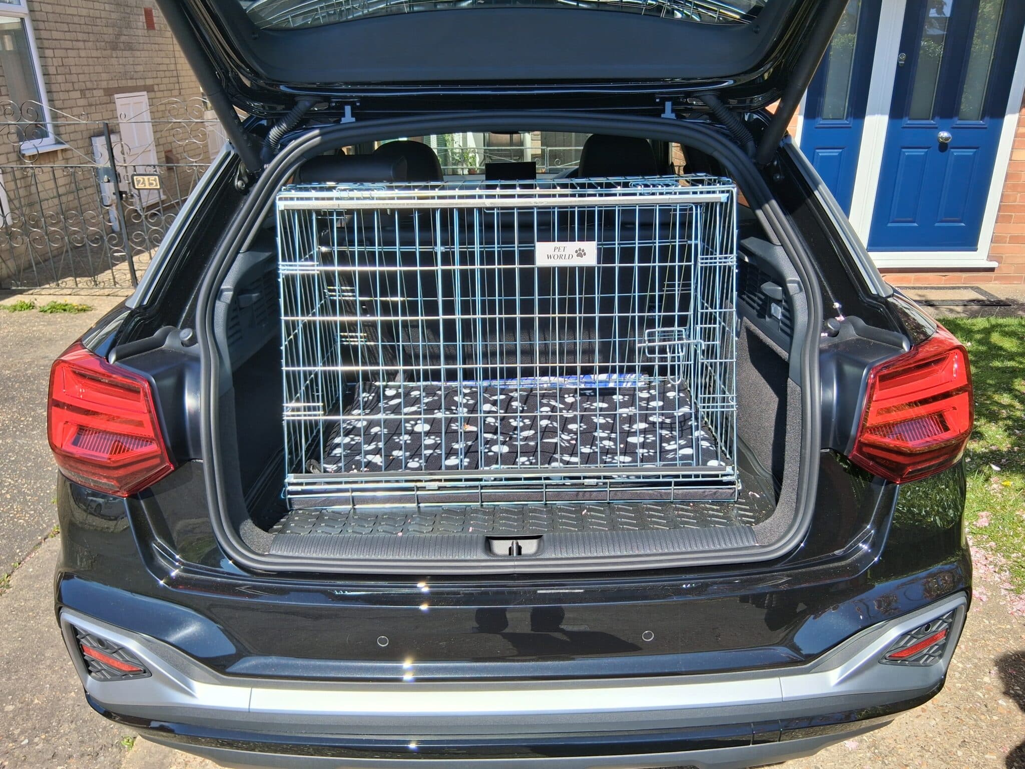 Pet World Car Dog Cage Crate - AUDI Q2 2025 Onwards 2 Pet World Car Dog Cage Crate - AUDI Q2 2025 Onwards